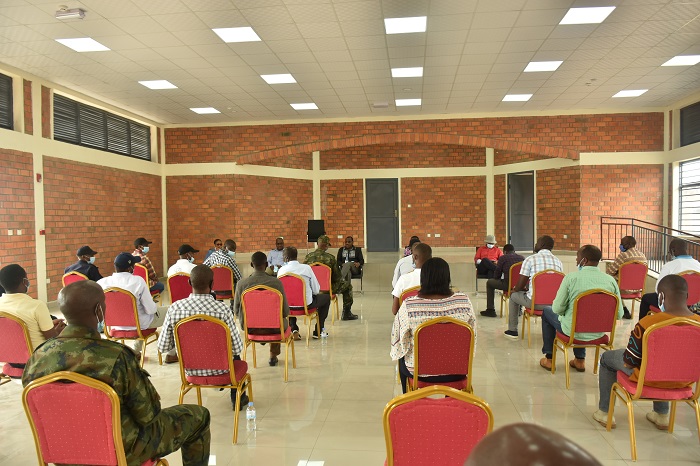 Inzu mberabyombi yo gukoreramo ibiganiro, inama n'ibindi