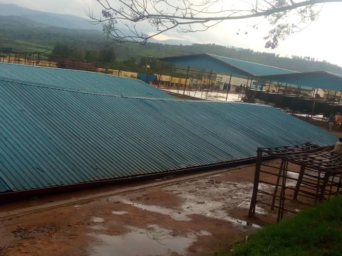 Igice cyasigaye cyo hirya kitaguye ni igicururizwamo imyaka gikora buri munsi