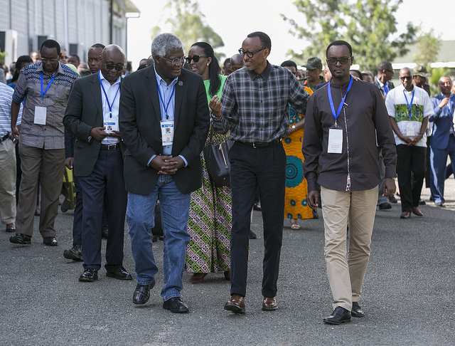 Nyakubahwa, mfite igitekerezo cy'uburyo twarushaho guteza imbere urwego rw'ubuvuzi