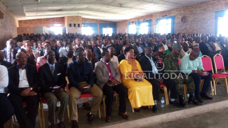 Guverineri Mureshyankwano yari yitabiriye aya matora
