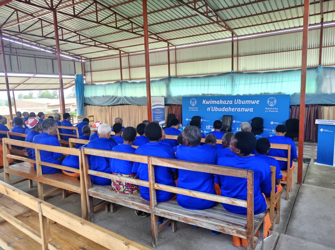 Abagore 53 bari hafi kurangiza ibihano ku bw'ibyaha bya Jenoside batangiye kwigishwa