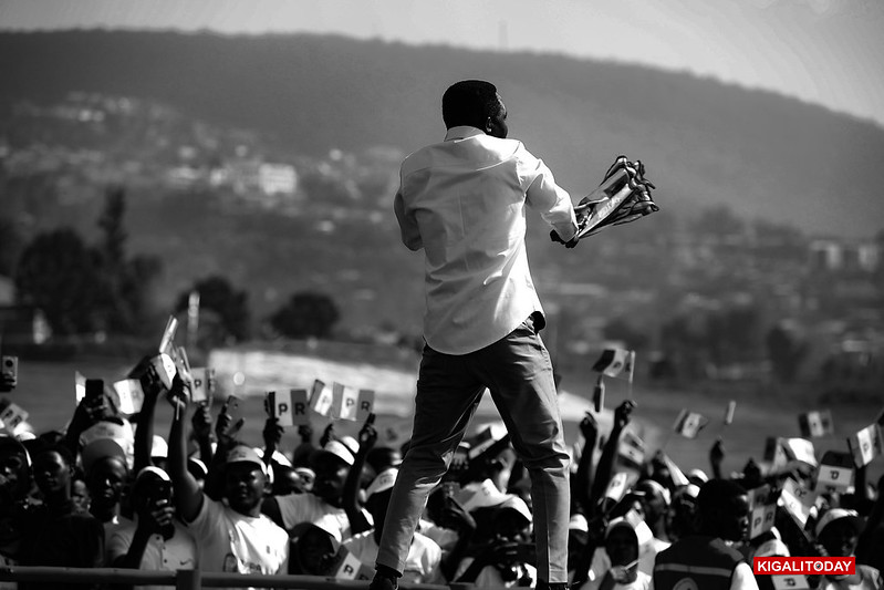 Intore Tuyisenge na we yasusurukije abitabiriye iki gikorwa mu mu ndirimbo ze zivuga ibigwi bya FPR Inkotanyi n'izindi zirata ibyo u Rwanda rwagezeho