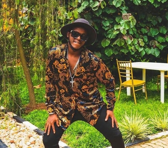 Nyamitari yahagaritse kuririmba indirimbo z