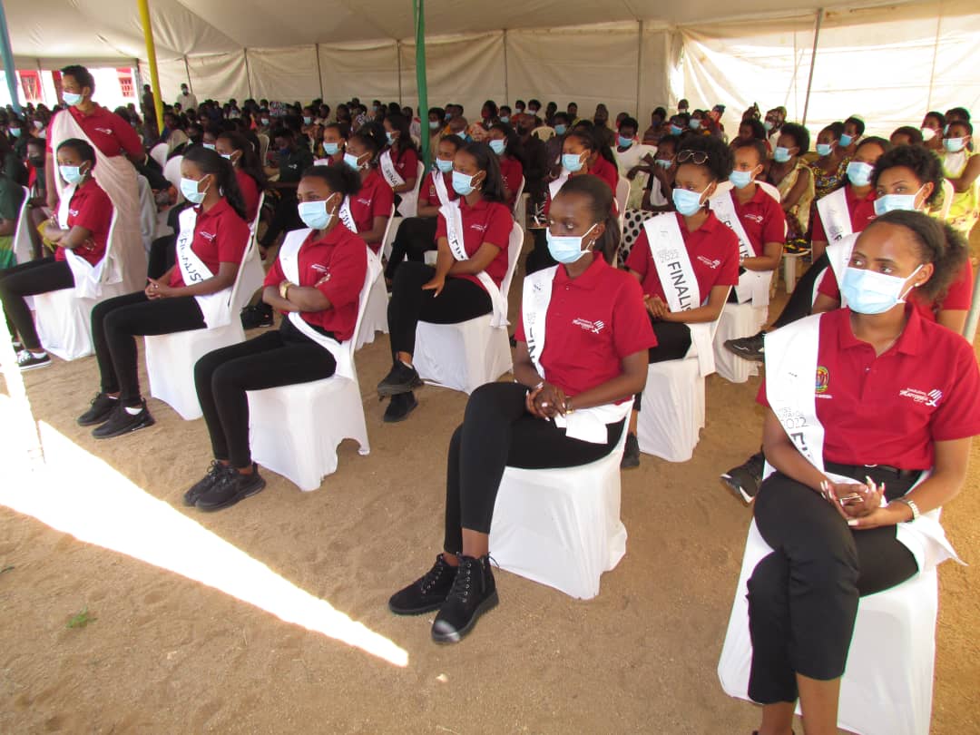 Abahatanira ikamba rya Nyampinga w'u Rwanda bavuga ko umugore akwiye gutinyuka kuko ashoboye