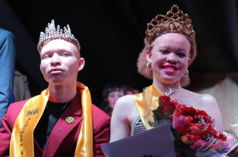 Nyampinga Loise Lihanda (iburyo) na Rudasubwa Jarius Ongetta (ibumoso)