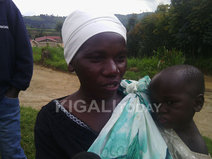 Nyandwi Beatrice avuga ko abana babo basigaye biga neza nta kibazo kuko nta nzara bagitaka.