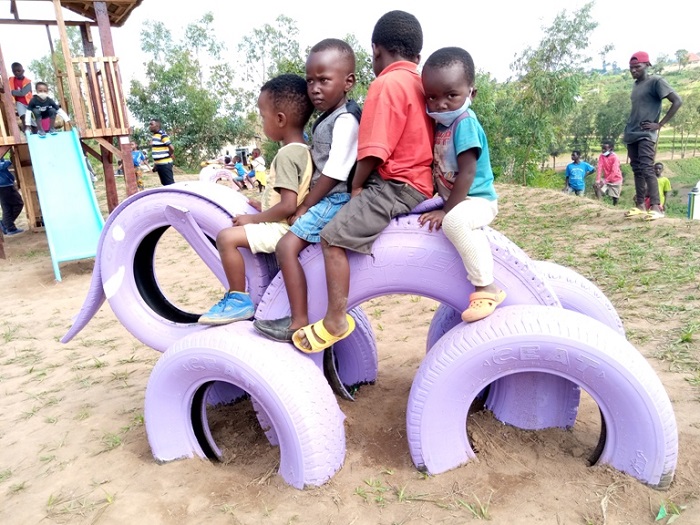 Iyi ngo ni tingatinga. Uyitwaye ngo namara gukura ni zo azajya atwara