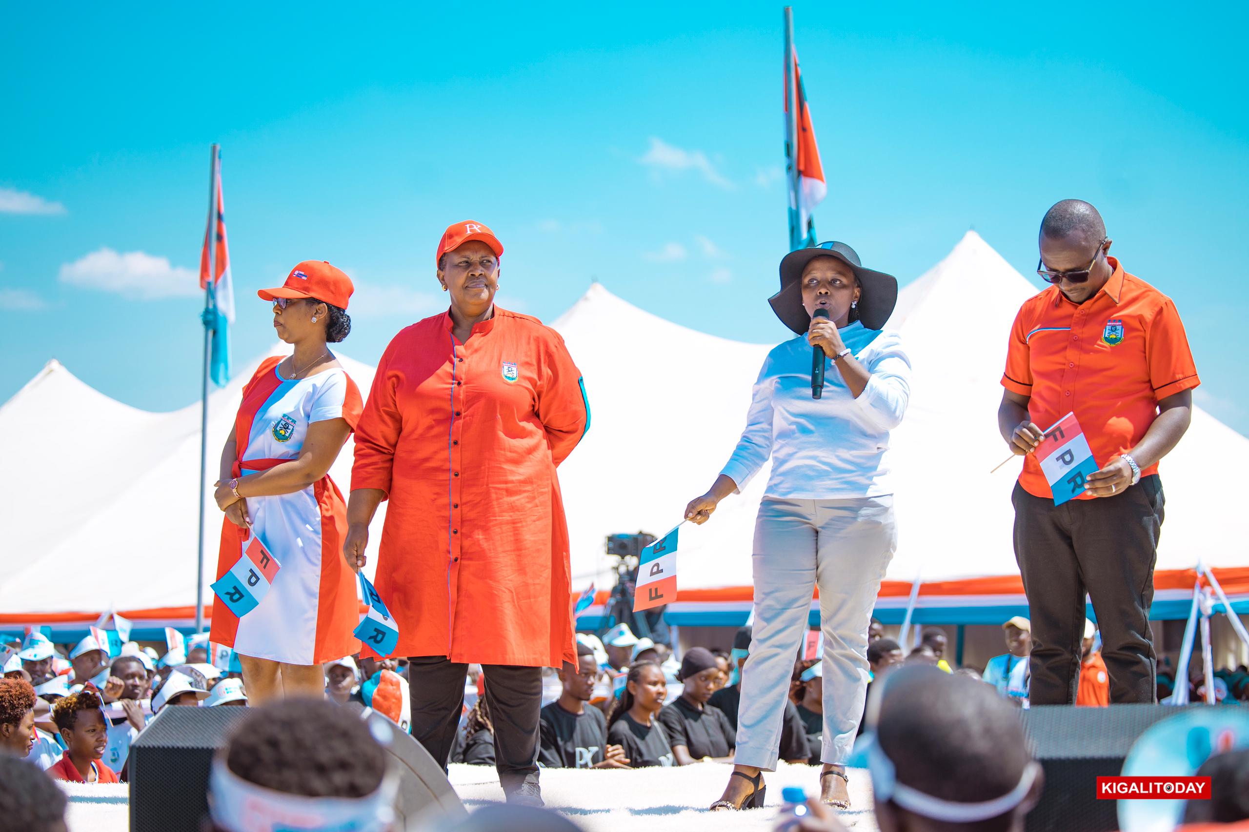 Nyarugenge kuri site ya Kanyinya niho abakandida Kayiranga Eric, Ingabire Neema Eugenie na Yvonne Mujawabega biyamamarije