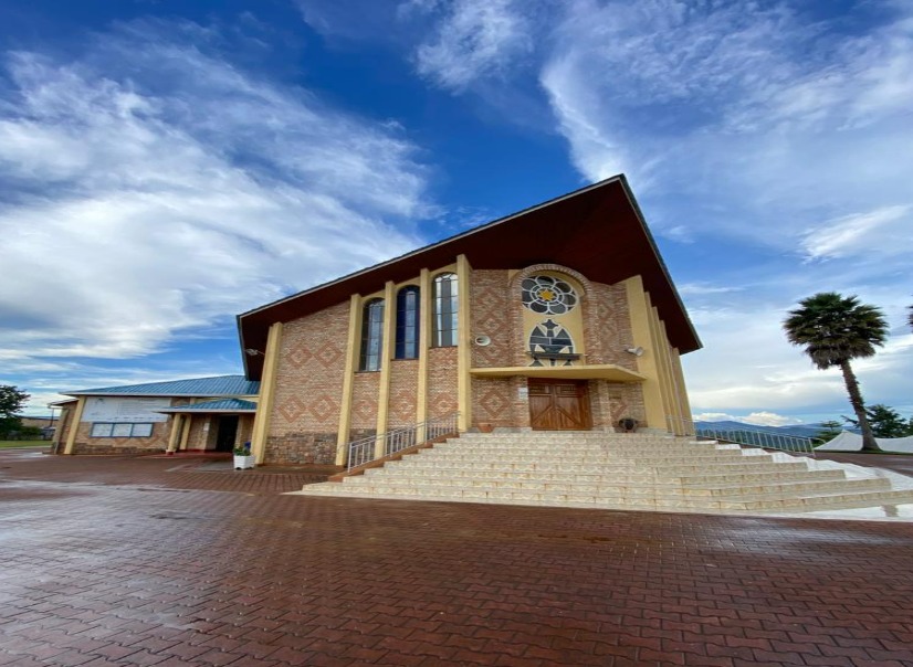 Akarere ka Nyaruguru kahisemo intego yo kuba ‘Igicumbi cy'Ubukerarugendo bushingiye ku Iyobokamana, ndetse no guteza imbere inganda z'icyayi