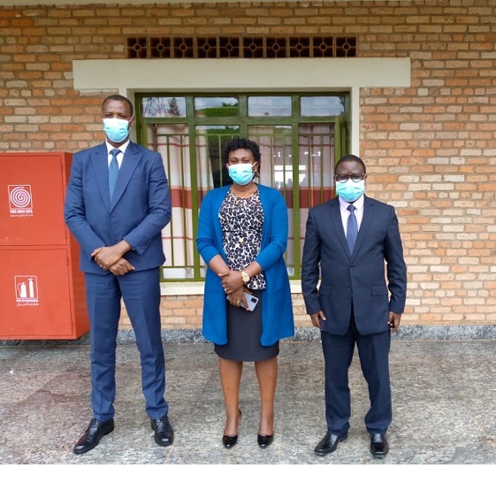 Uturutse ibumoso, Maya w