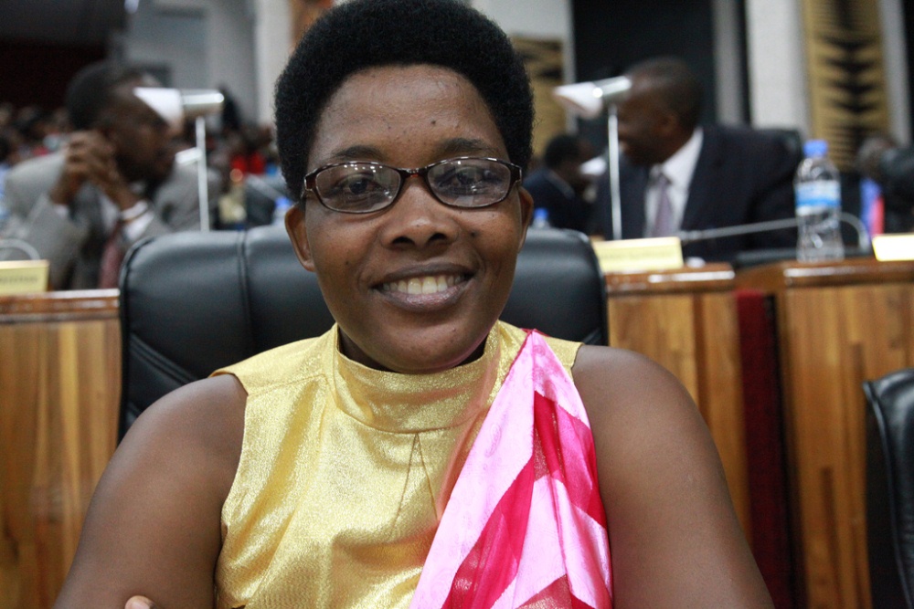 Fortunée Nyiramadirida, Komiseri