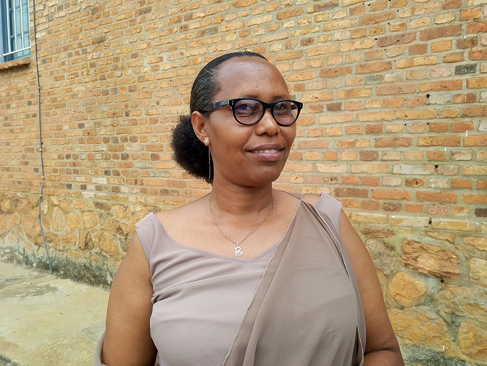 Umuhuzabikorwa w'Inama y'Igihugu y'abagore mu Karere ka Nyamagabe, Umumararungu Beatha, avuga ko bagiye gufasha Nyiramahirwe kubona inkunga yo kwagura ibikorwa bye