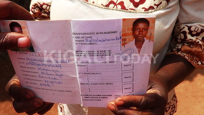 Nyiranduhura arizigama mu Murenge SACCO nyuma yo kwikura mu bukene bukabije.