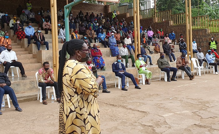 Guverineri Nyirarugero Dancille avuga ko abigize abashoramari mu burembetsi bagiye gushakishwa bakabiryozwa