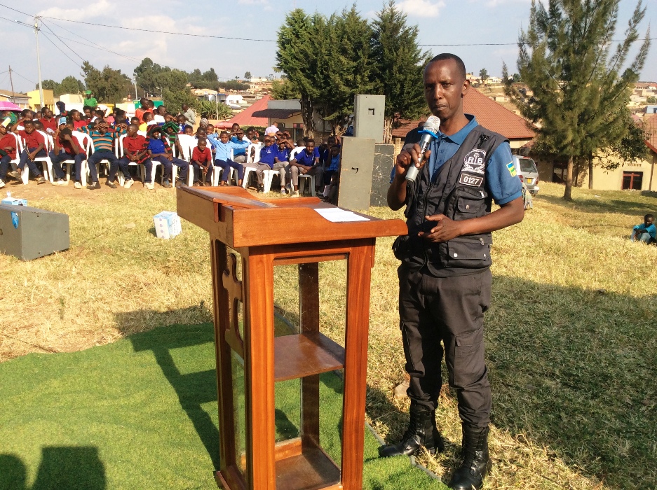 Nyirimigabo yasobanuriye urubyiruko ubwoko bw'ibiyobyabwenge n'ingaruka zabyo ku babikoresha