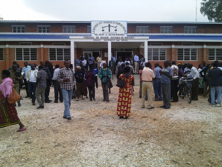 Nyuma y'icyemezo cy'umucamanza abantu wabonaga bafite ibyishimo.