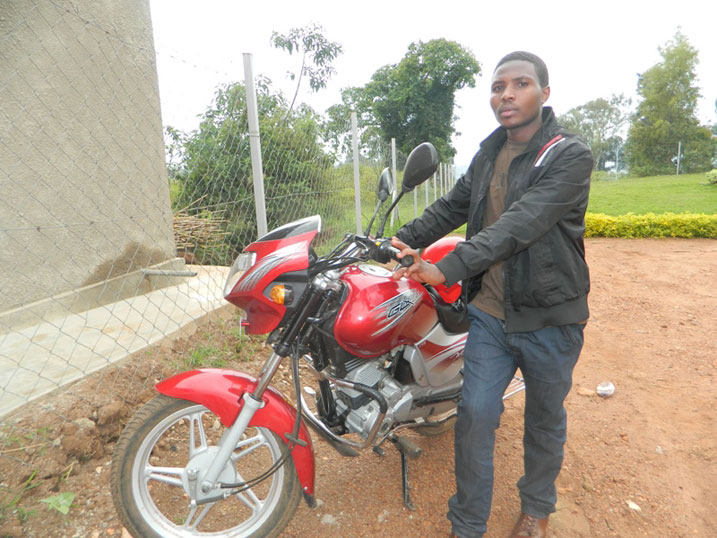 Hagenimana wibwe moto babanshe kumuha umutobe urimo ibisinziriza yabashije kuyibona.