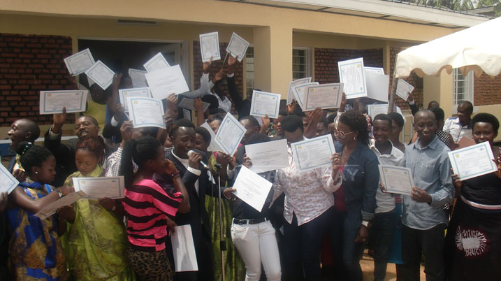 Nyuma yo kwiga guteka bahawe impamyabumenyi