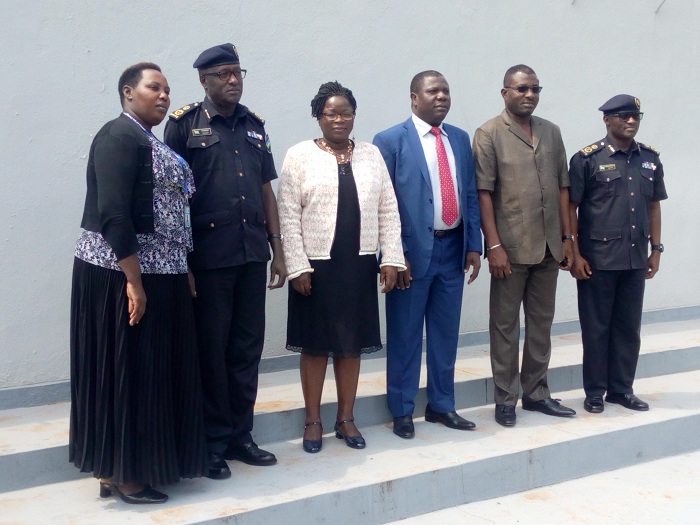 Nyuma y'ibiganiro bafashe ifoto y'urwibutso