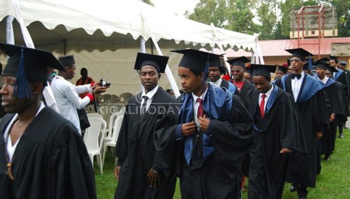 Ibirori byabimburiwe n'akarasisi k'Imfura z'ishuri ryo ku Nyundo zahawe impamyabushobozi