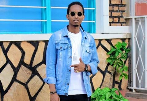 Igor Mabano yize ku Nyundo ubu akaba anahigisha. Yabaye no muri Sebeya Band