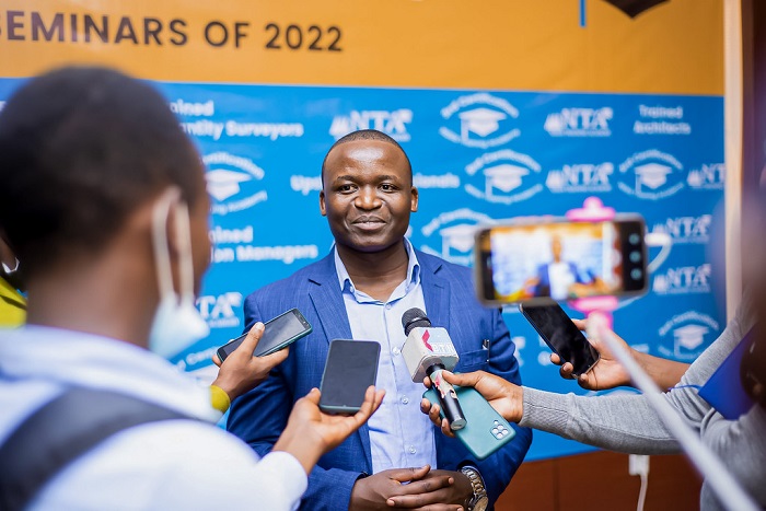 Umuyobozi Mukuru wa Nziza Training Academy, Nzirorera Alexandre, aganira n'abanyamakuru