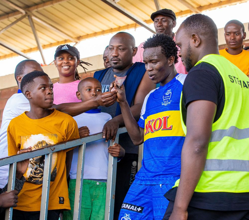 Ojera ntaramenya niba azaguma muri Rayon Sports cyangwa niba azayivamo