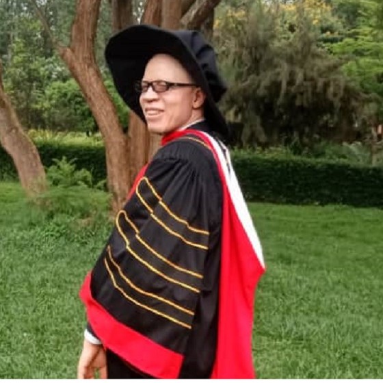 Dr Nicodeme Hakizimana ni we muntu wa mbere mu Rwanda ufite ubumuga bw