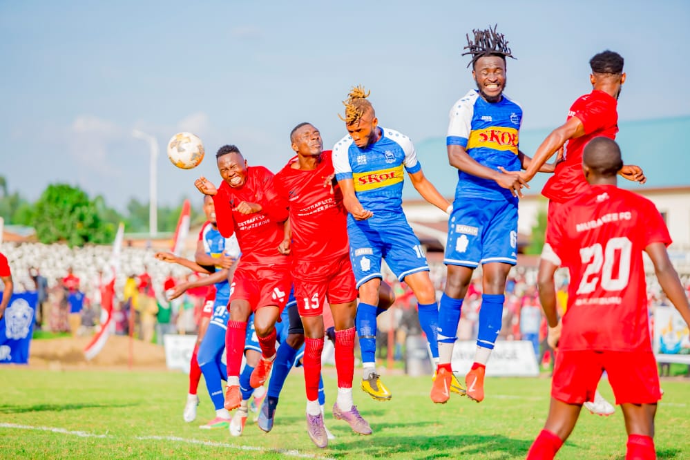 LEANDRE WILLY ESSOMBA ONANA yari yagarutse mu kibuga nyuma y