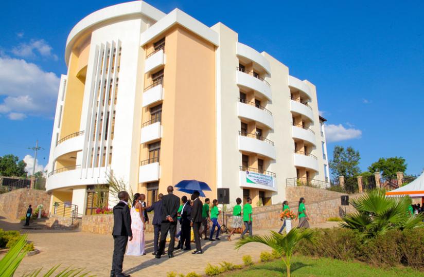 Inyubako izwi ku izina rya 'One Dollar' ni imwe mu zizacumbikirwamo abo bimukira