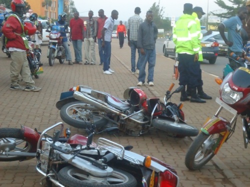 Ubwinshi bwa moto nabwo bwongera impanuka.