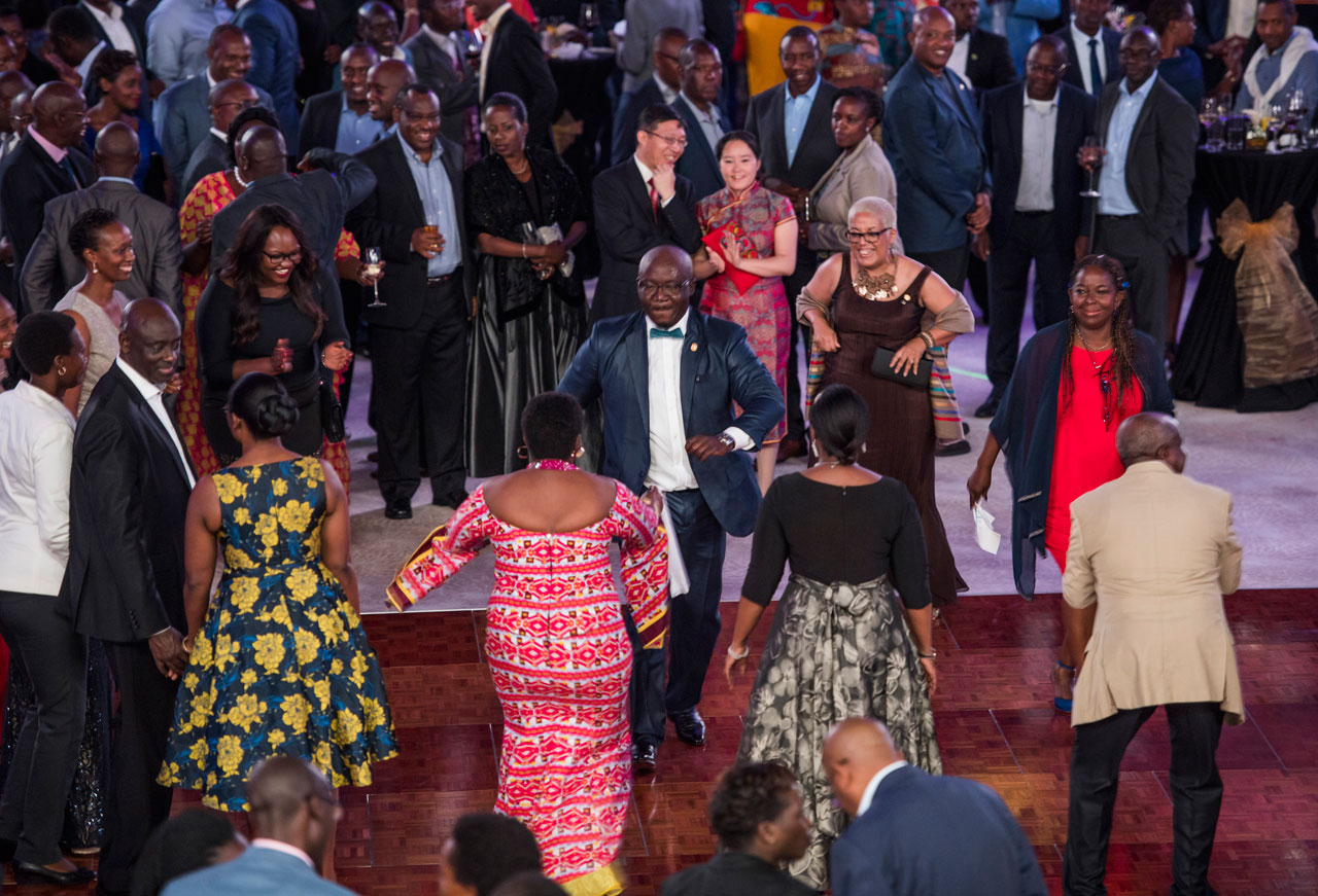 Babyinnye kugeza mu masaha yo mu rukerera