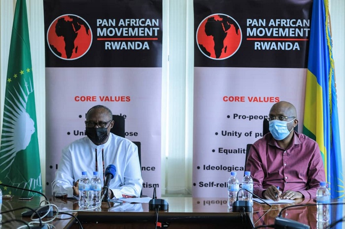 Umuyobozi wa PAM mu Rwanda, Protais Musoni (ibumoso) na Amb Robert Masozera, Umuyobozi Mukuru w