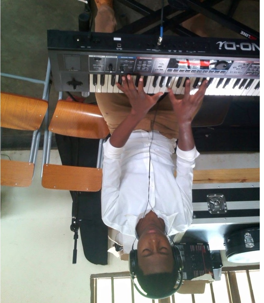 Azi gucuranga n'ibindi byuma bya muzika