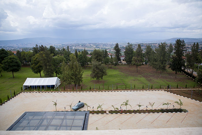 Parikingi yo hanze ni uku hameze iyo uharebera mu cyumba cya Hotel