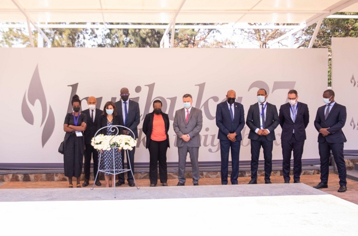 Basuye urwibutso rwa Jenoside rwa Kigali bunamira inzirakarengane ziharuhukiye