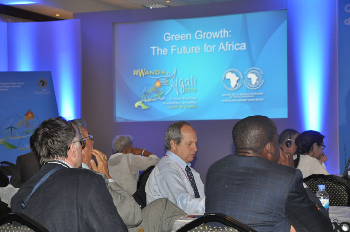 Impuguke mu bijyanye n'iterambere rirambye zatanze inama y'uburyo bwo gukoresha neza umutungo kamere.