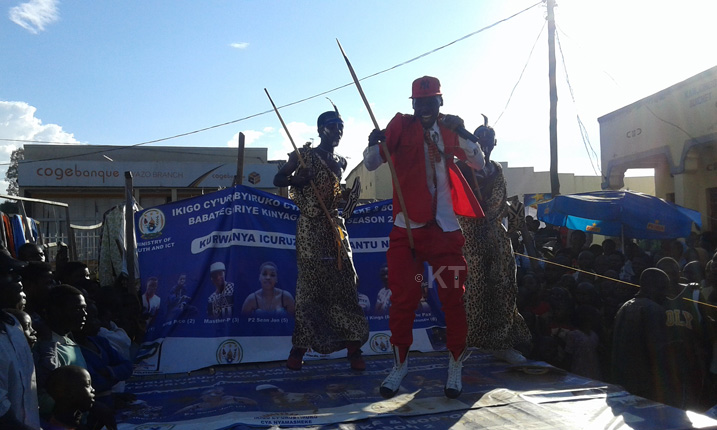 Pasher yari afite ababyinnyi batangaje kandi birabye ingondo