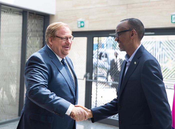 Pastor Rick Warren ashima ubuyobozi bwa Perezida Kagame
