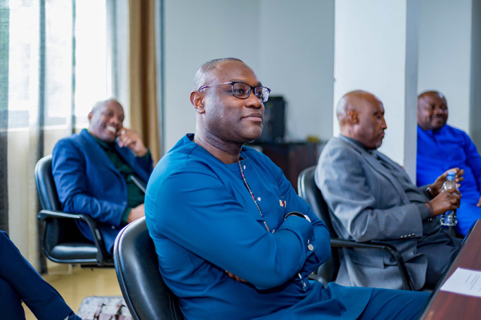 Patrick Mboma yitabiriye uyu muhango wo gusinya amasezerano yo kwakira igikombe cy'isi kizabera mu Rwanda