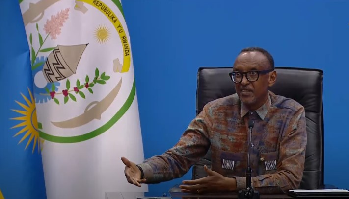 Perezida Kagame avuga ko yatumikiye abayamigabane ba Banki y'Abaturage 