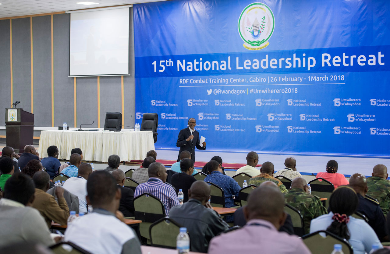 Perezida Kagame yasabye abayobozi guca bugufi bakita ku bo bayobora