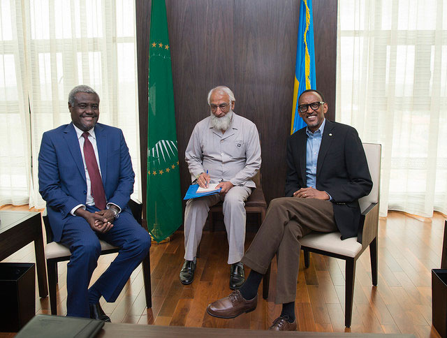 Perezida Kagame yagiranye ibiganiro n'uyu Muyobozi