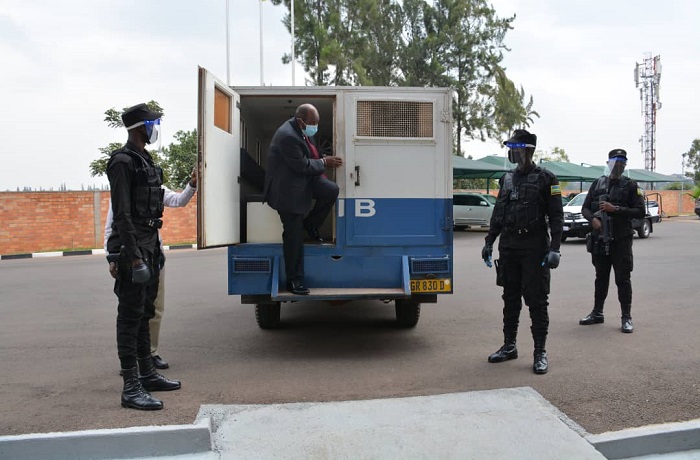 Rusesabagina agezwa ku cyicaro cya RIB ku Kimihurura