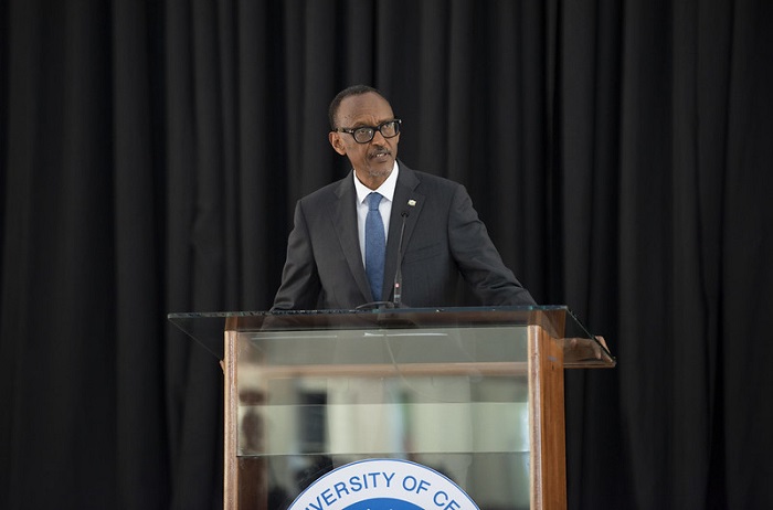 Perezida Kagame yemereye ubutaka kaminuza ya AUCA bwo kubakaho ibitaro