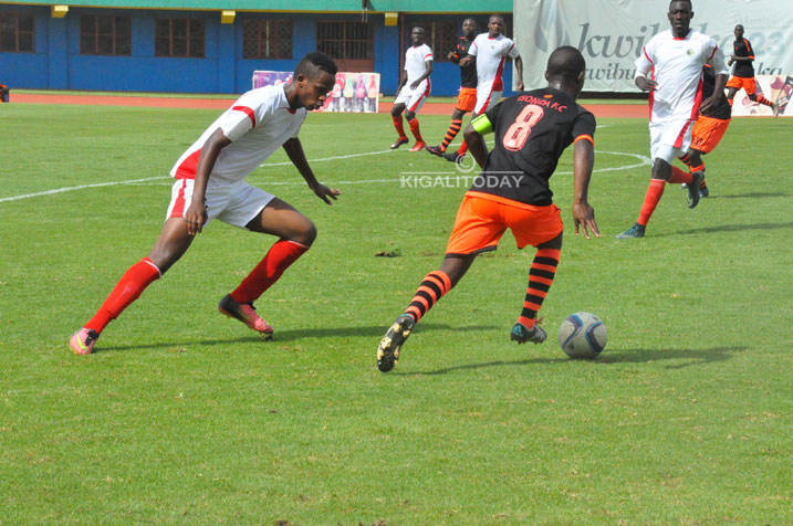 Amakipe y'icyiciro cya kabiri akinamo abatarengeje imyaka 20, naho mu cya mbere buri wese arabyemerewe ariko ntibibabuza kuyahuza