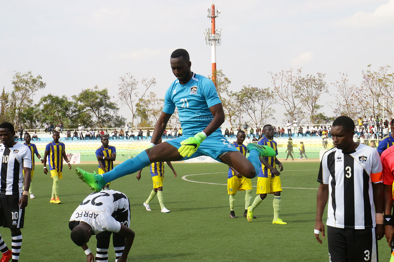 Kimenyi Yves umunyezamu wa APR Fc yinjiye mu kibuga na morale nyinshi