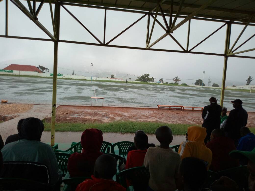 Ikibuga ejo cyuzuye amazi umukino urasubikwa