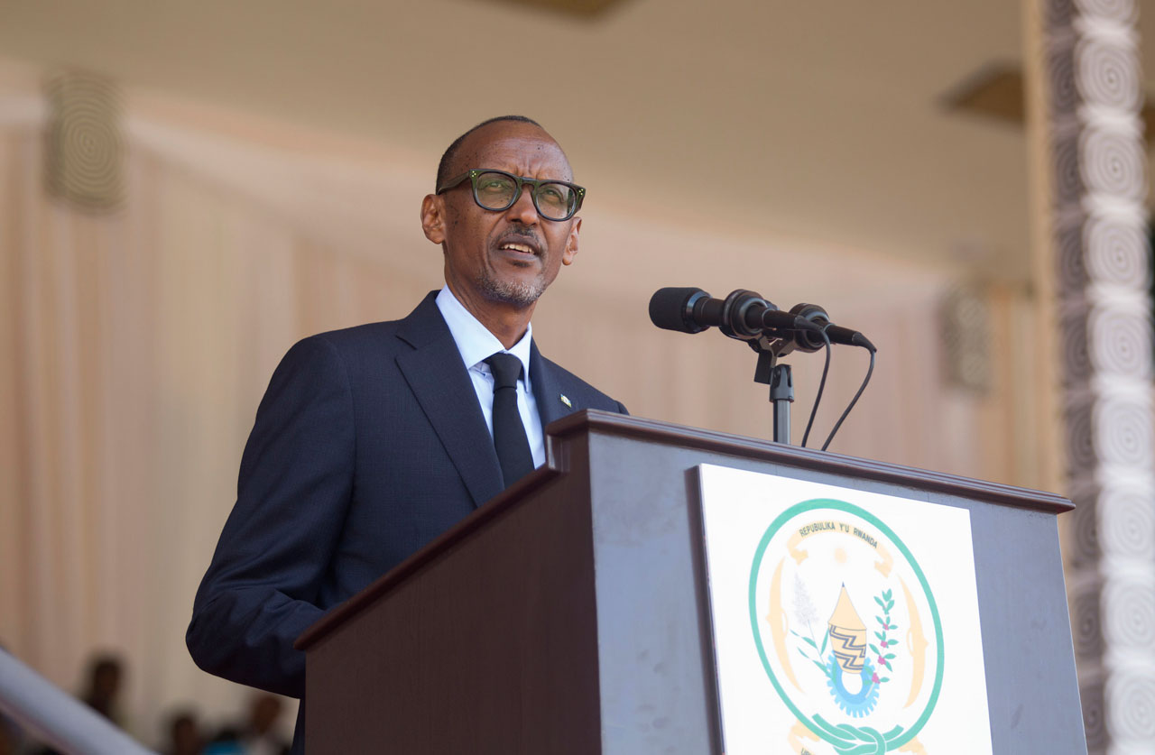 Perezida Kagame yashimiye abatanze ubuzima bwabo mu kubohora u Rwanda, kuri uyu munsi hibukwaho ubwo urugamba rwo kubohora igihugu rwatangiraga