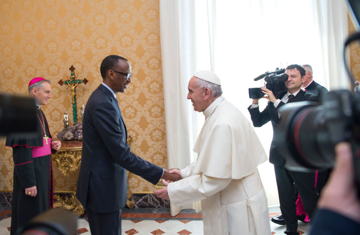 Perezida Kagame amaze kwakirwa na Papa Francis i Roma 